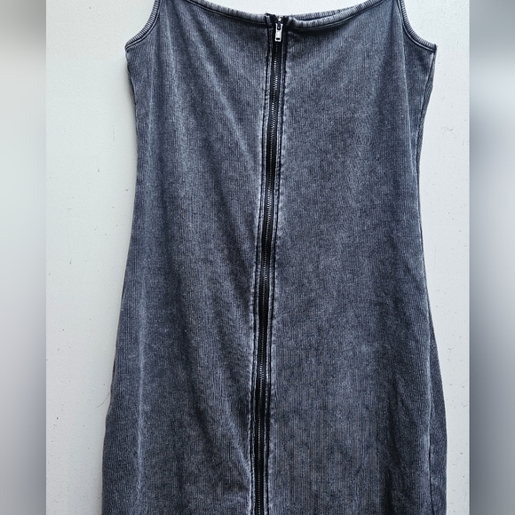 H&M Divided Charcoal Zip-Up Dress - Picture 4 of 7